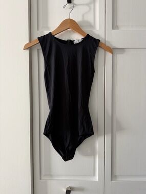Babaton Contour Cap-Sleeve Bodysuit - Black - XXS